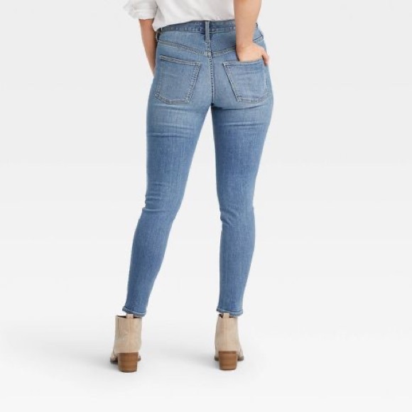 High-Rise Skinny Jeans (Medium Wash) - Picture 2 of 10